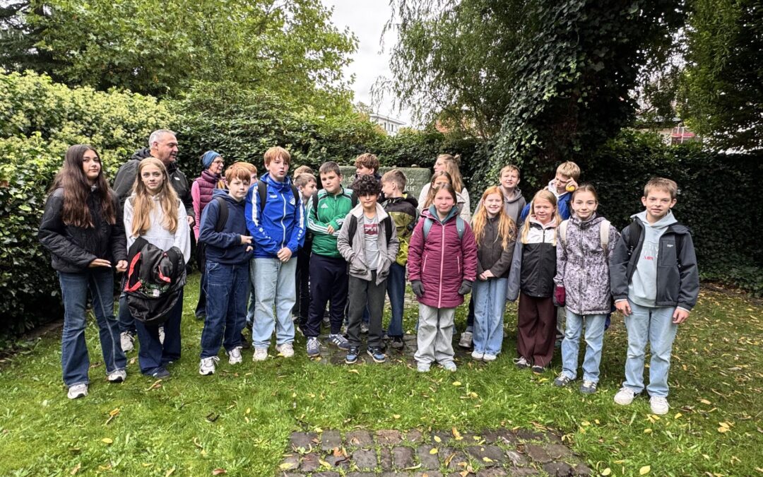 Geschichte zum Anfassen: 130 Marienschüler entdecken jüdisches Leben in Lingen